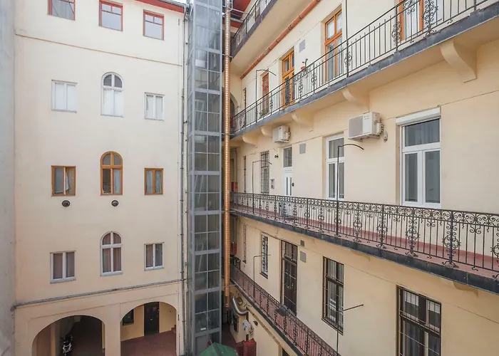 Broadway בודפשט